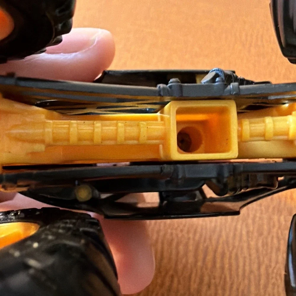 Spin Master Monster Jam INVERSE BRODOZER Truck 1:64
